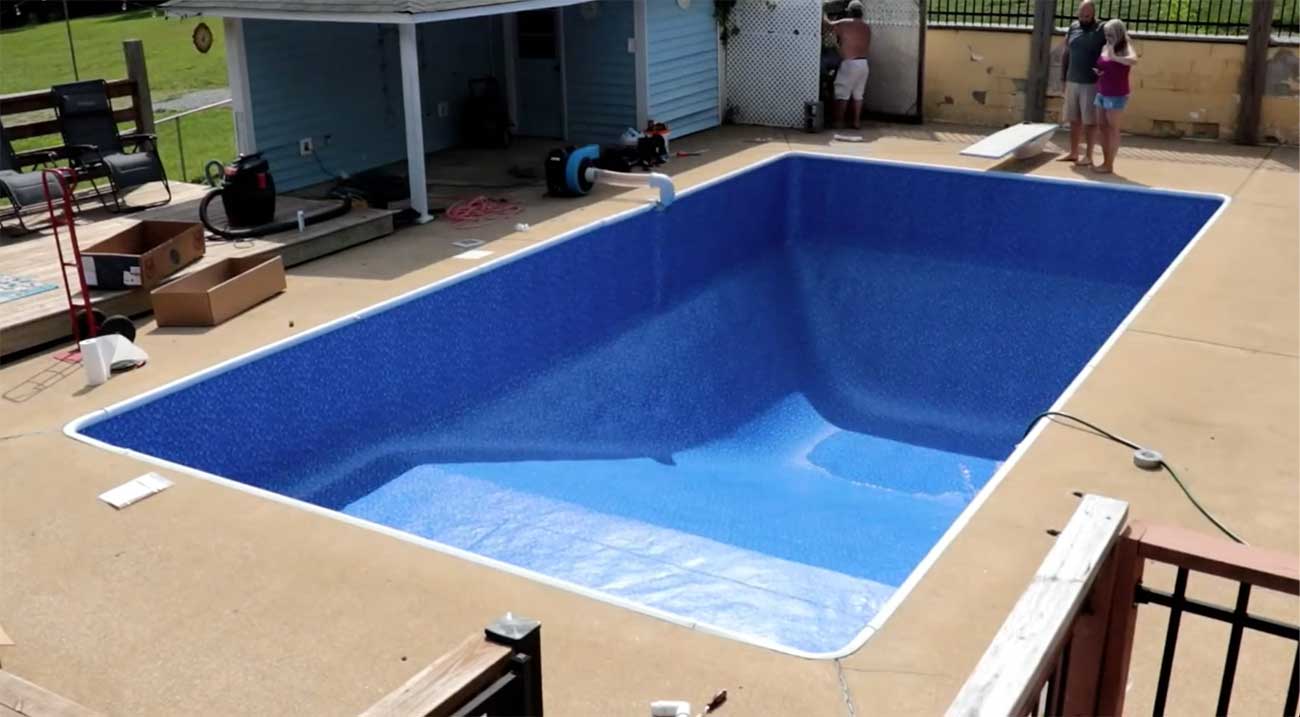 Vinyl Liner Replacement in Pool is so Satisfying to Watch - Time Lapse Video